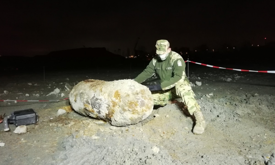 hatastalanitottak-az-egytonnas-legibombat