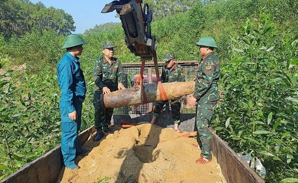350-kg-os-bombat-talaltak-a-hazalapozas-soran-vietnamban